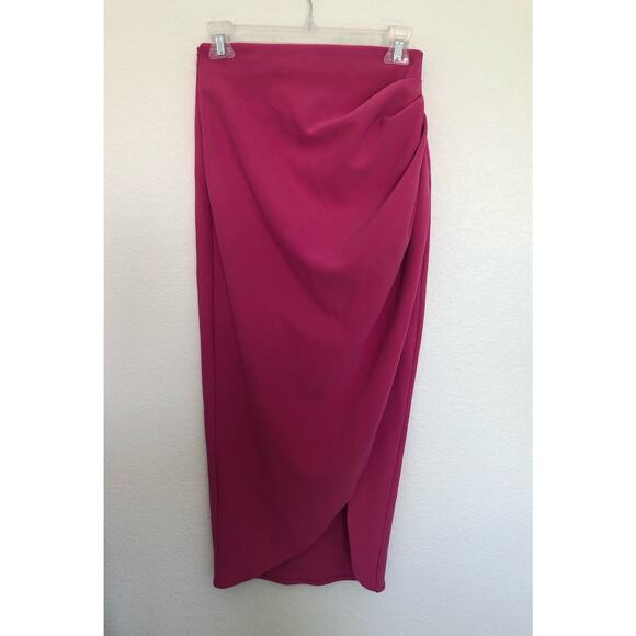 Elliatt Prisca Skirt in Fuschia - XS - Picture 1 of 4